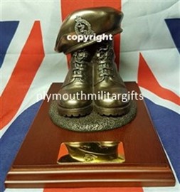 RAMC Presentation Boot & Beret Figure Mahogany base