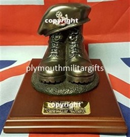 Light Infantry Regiment Presentation Boot & Beret Figure Mahogany base