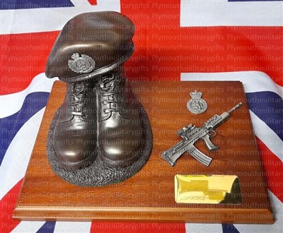 Army Cadet Force (ACF) (RE) Presentation Boot & Beret Figure Mahogany Base