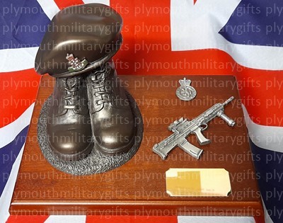 Army Cadet Force (ACF) (GH) Presentation Boot & Beret Figure Mahogany Base