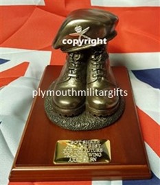 Royal Gurkha Rifles Presentation Boot & Beret Figure Mahogany base